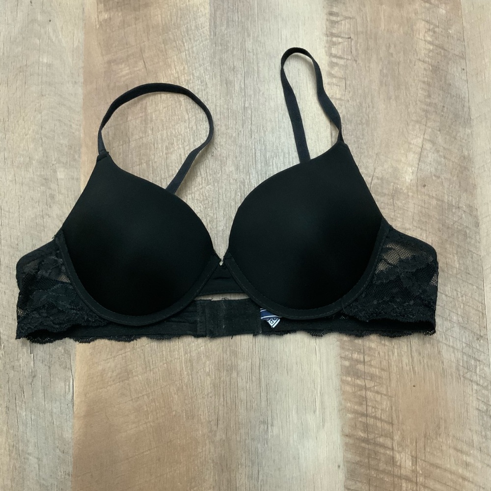 IZOD black bra with lace